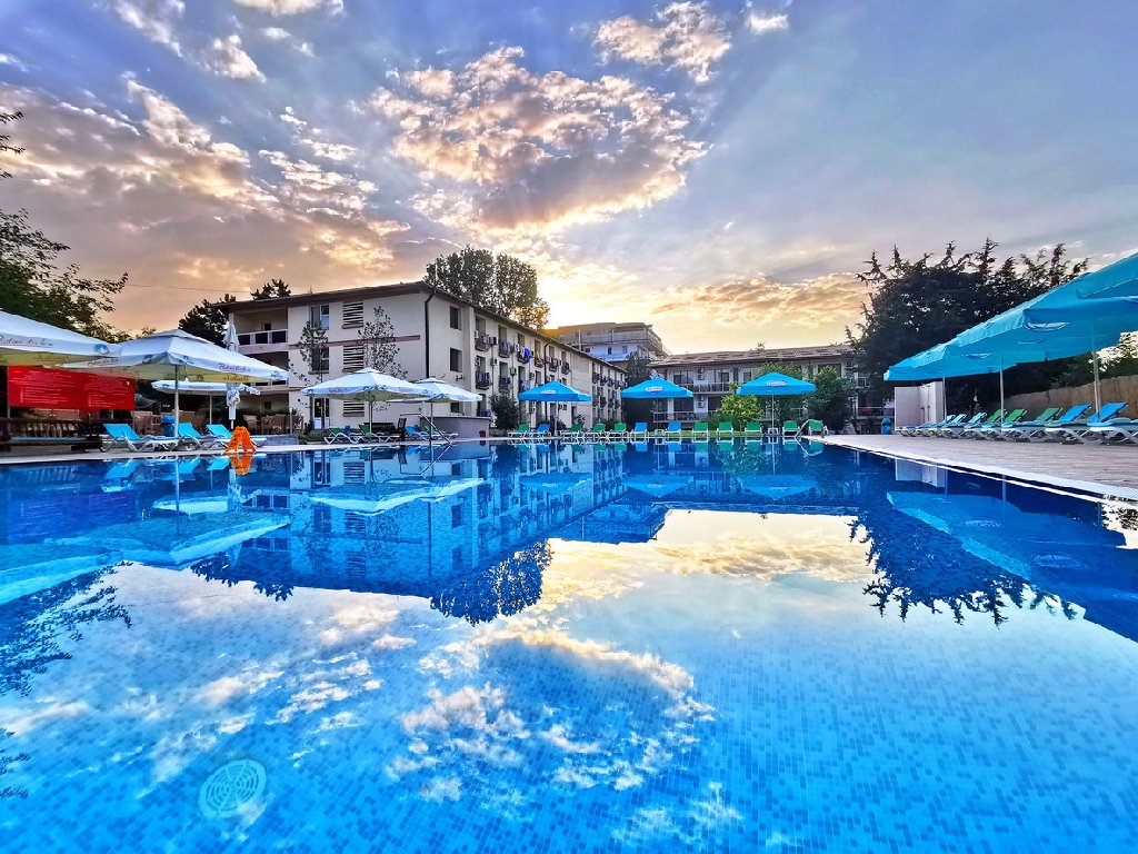 Hotel Q HOTEL cm - Neptun