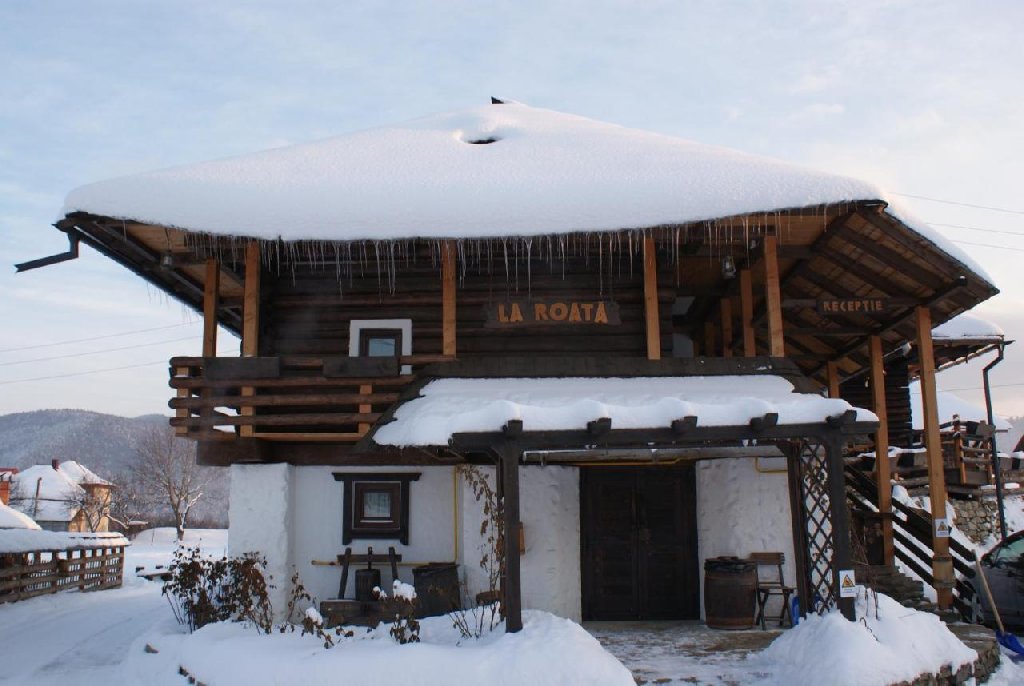 Hotel Pensiunea La Roata - Gura Humorului