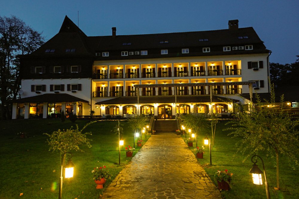 Hotel . Gradina Morii - Sighetu Marmatiei