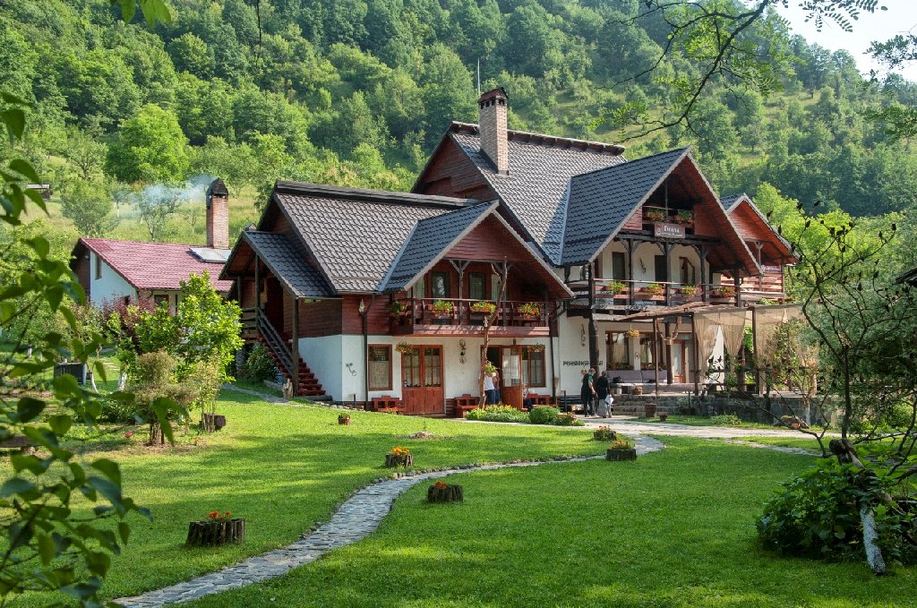 Hotel . Pensiunea DOINA - Sighetu Marmatiei